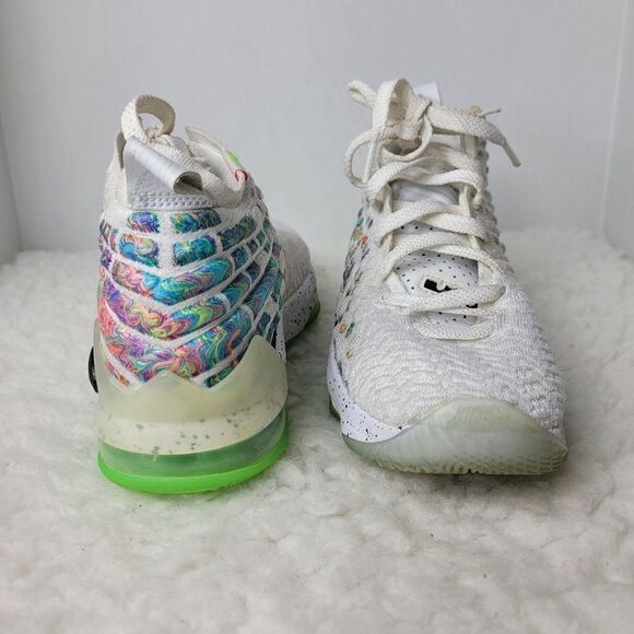 Nike LeBron 17 Air Command Force 2020 Men's Shoes  Size 5 BQ3177-100 Muticolor - Picture 4 of 9